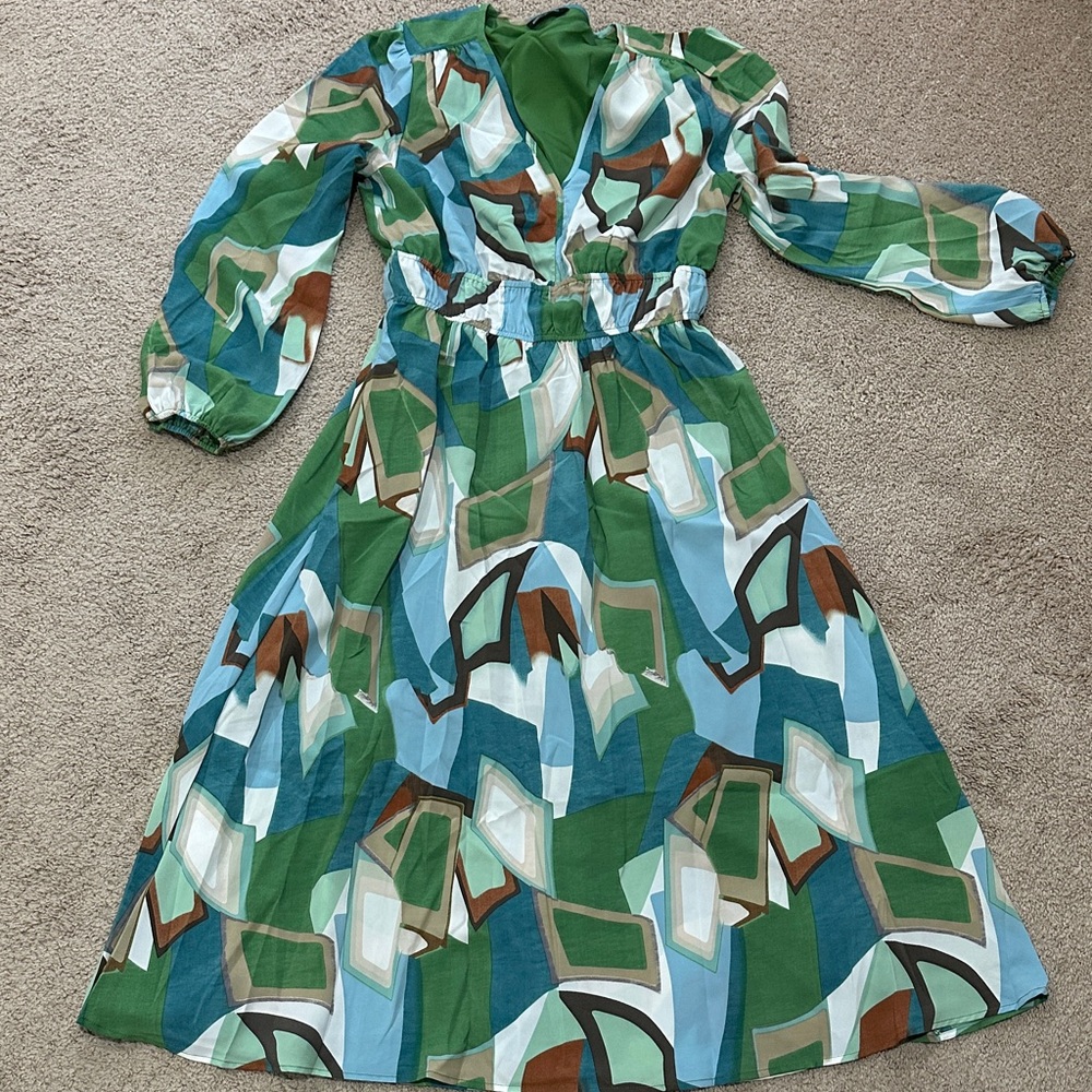 Long Sleeve Geometric Dress in Green and Blue